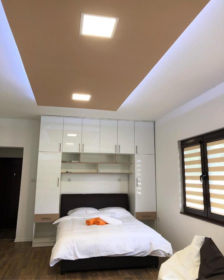 Apartmani Sarovic Tjentiste Buitenkant foto