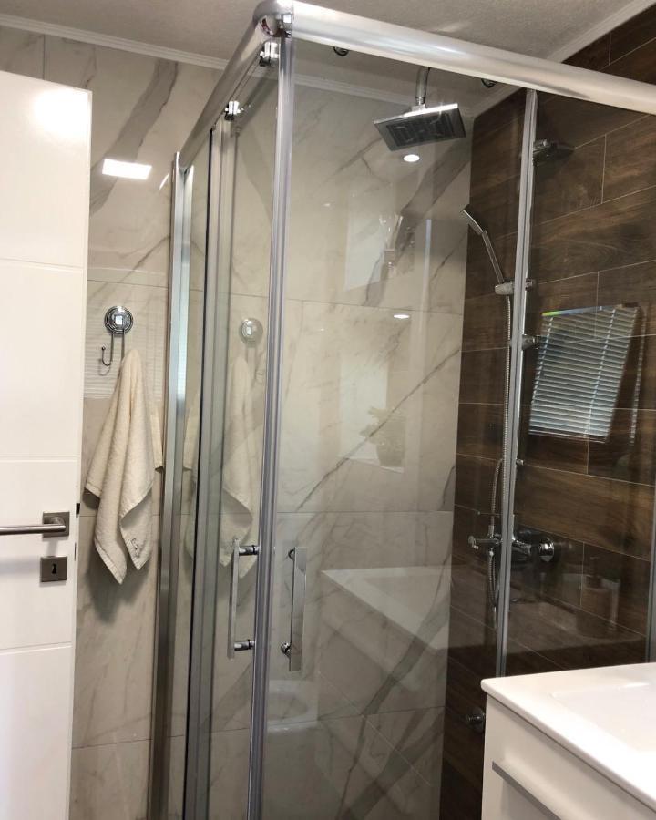 Apartmani Sarovic Tjentiste Buitenkant foto