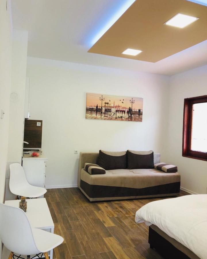 Apartmani Sarovic Tjentiste Buitenkant foto