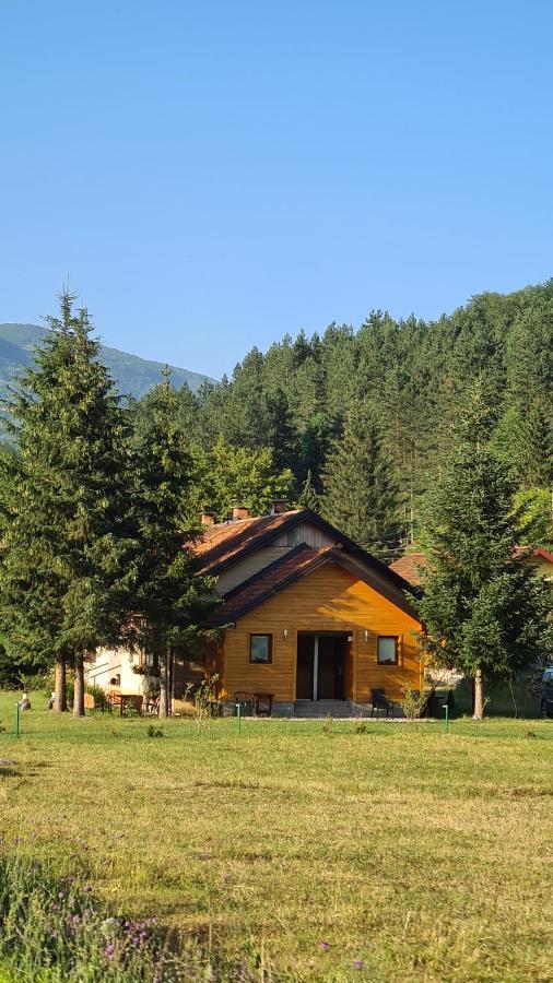 Apartmani Sarovic Tjentiste Buitenkant foto